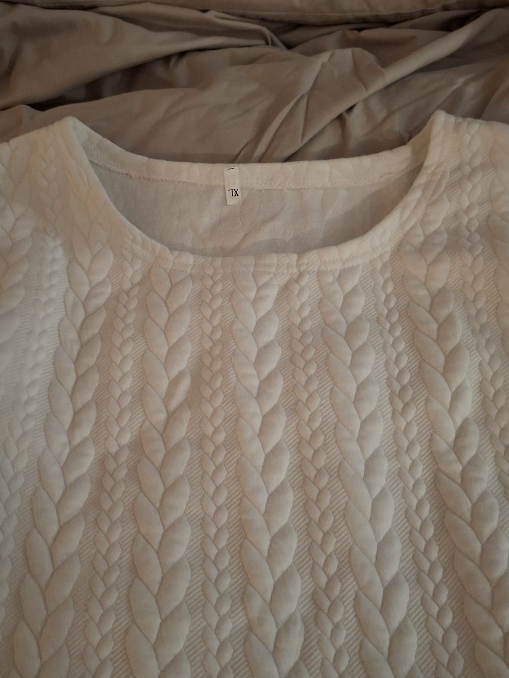 Women's White Quilted Long-Sleeve Tunic Top - Picture 4 of 6